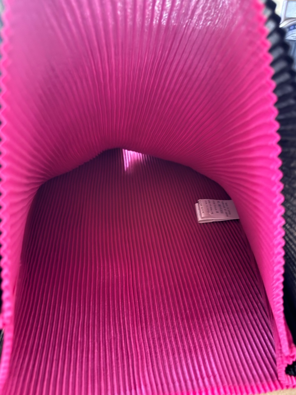 Issey Miyake Black Pleated Sleeveless Top Pink Lined Stretch M Made in Japan - Picture 9 of 15